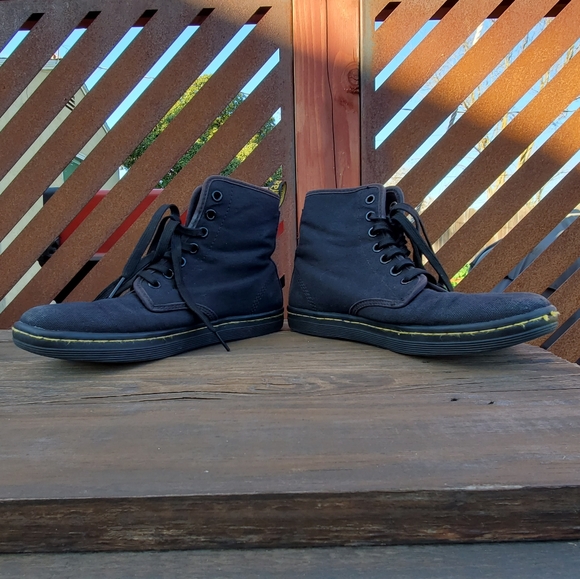 Dr. Martens Shoreditch Ladies Size 6 US.   7 hole canvas hi-tops. Black. GPWC. - Picture 12 of 14